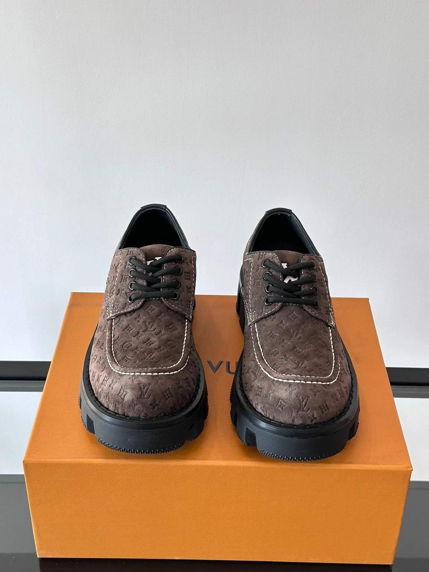L Round Toe Derby Shoes