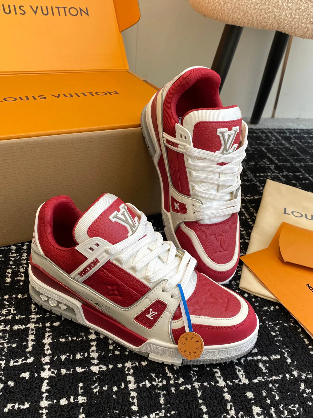 L Men's Sneakers