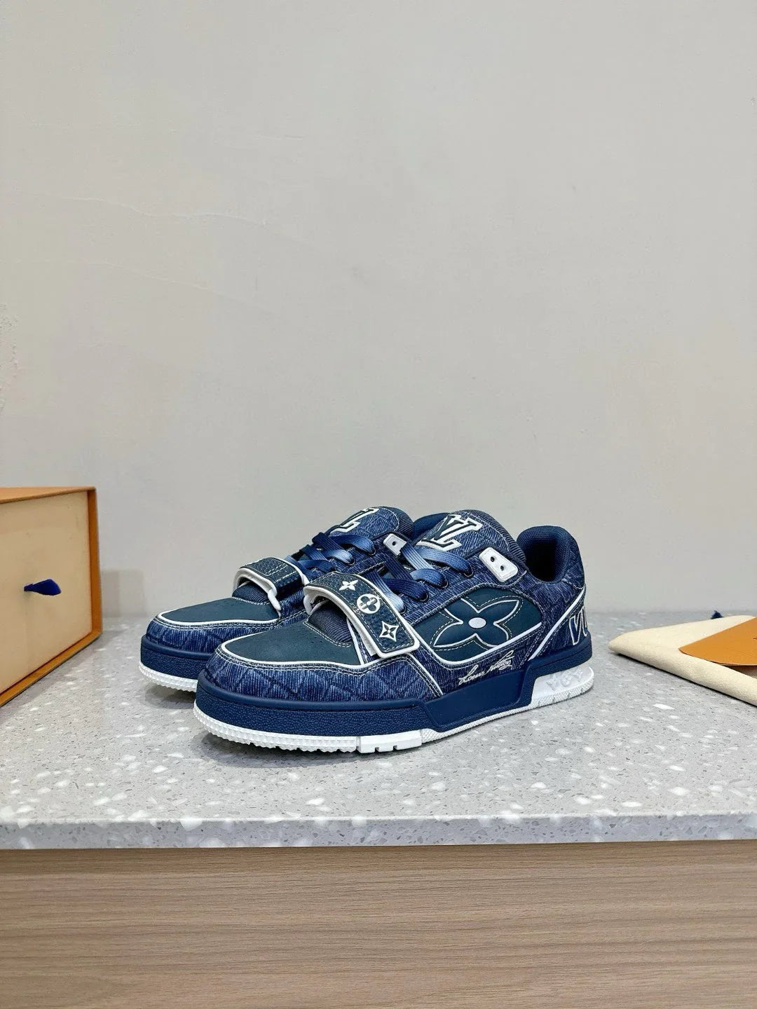 L Men's Skateboarding Shoes