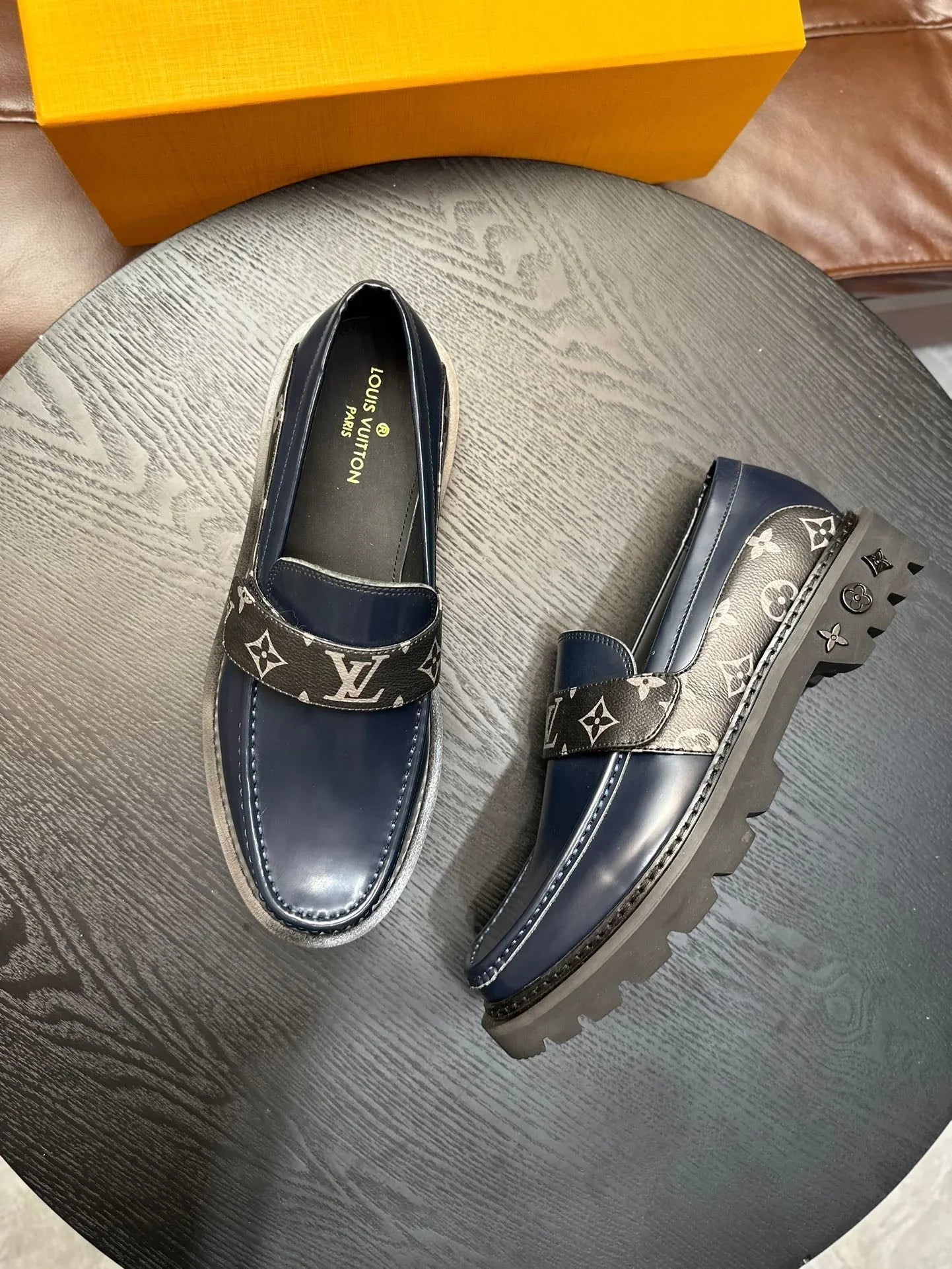 L casual leather shoes