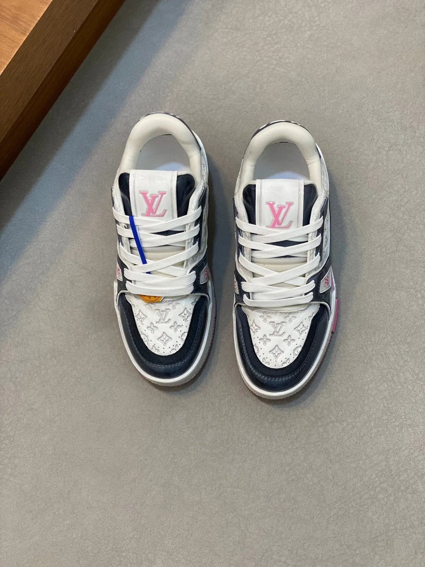 L Men's Casual Sneakers