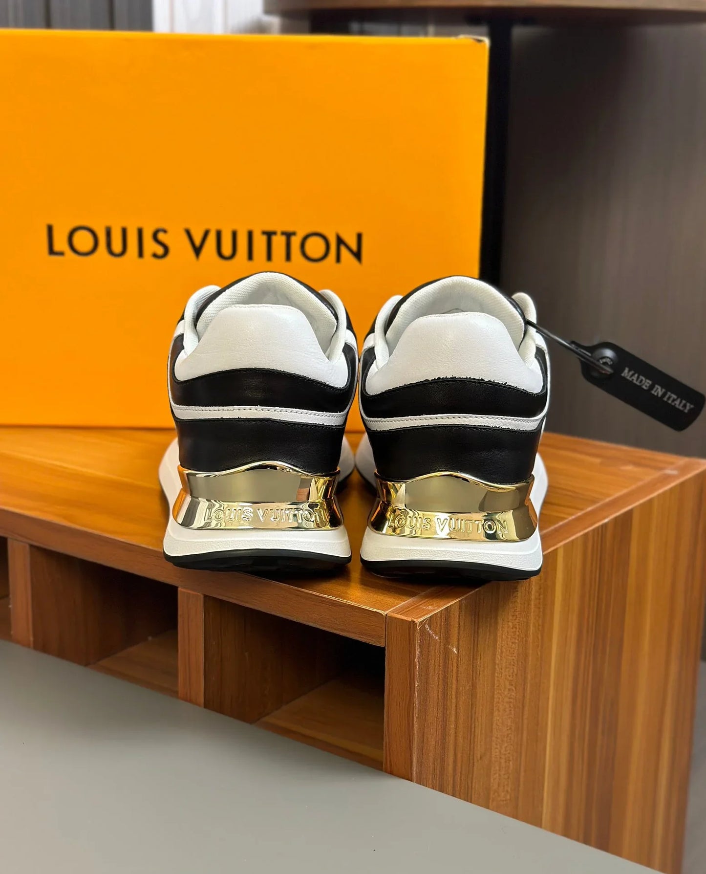 L Men's Sneakers