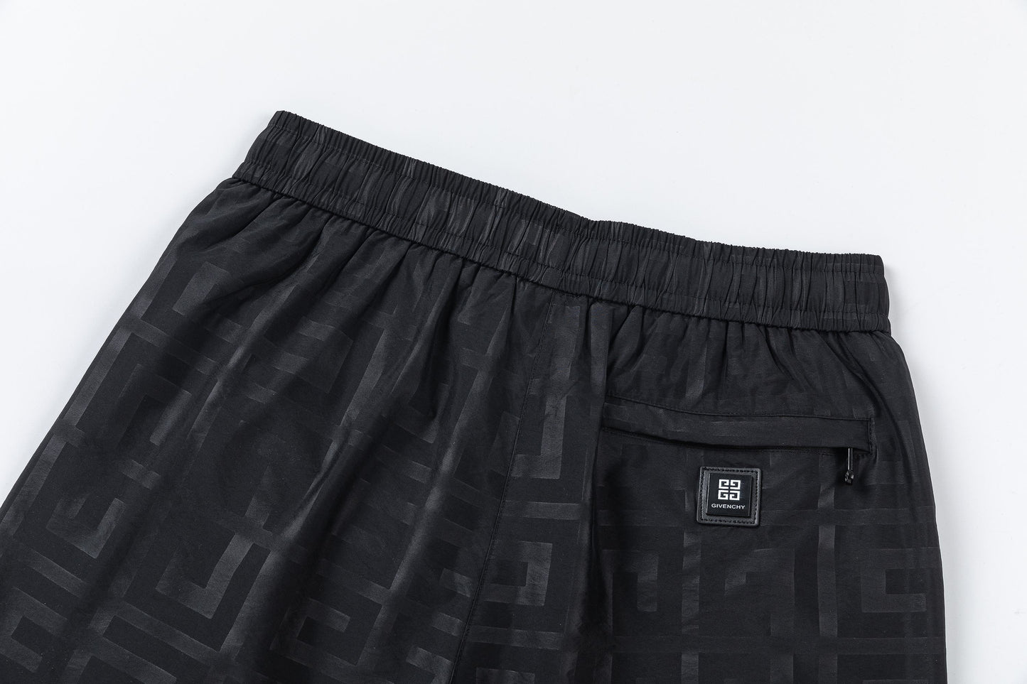 250313 New high quality dark print shorts