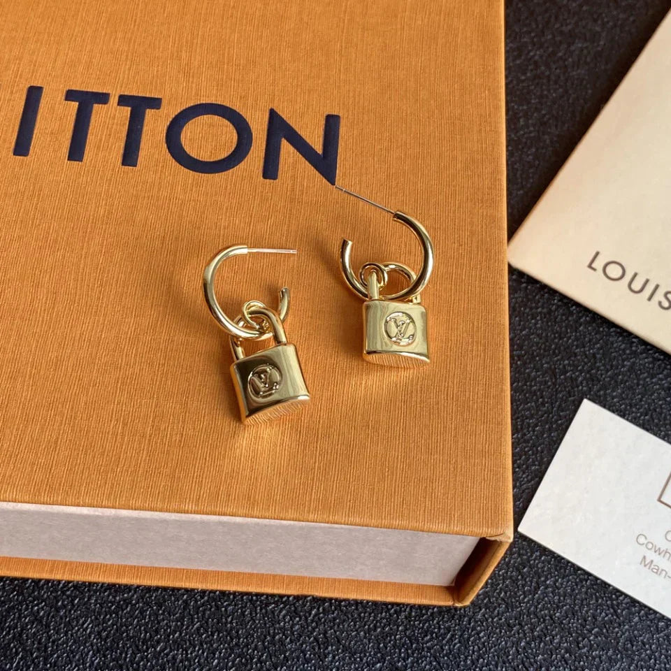 Fashion Retro Lock Pendant Earrings