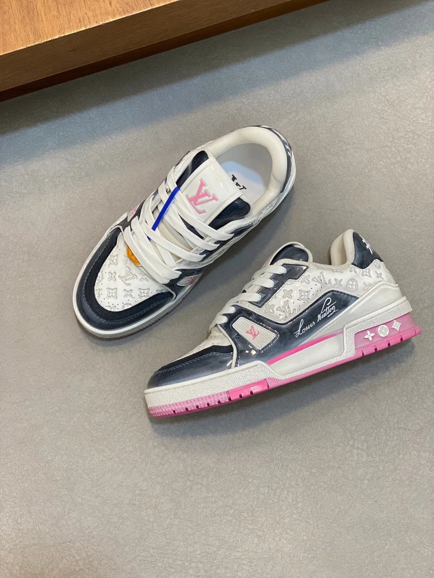 L Men's Casual Sneakers