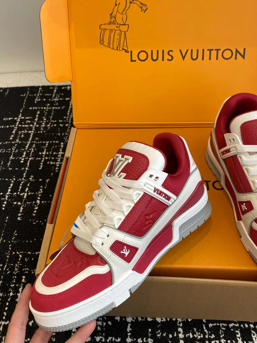 L Men's Sneakers