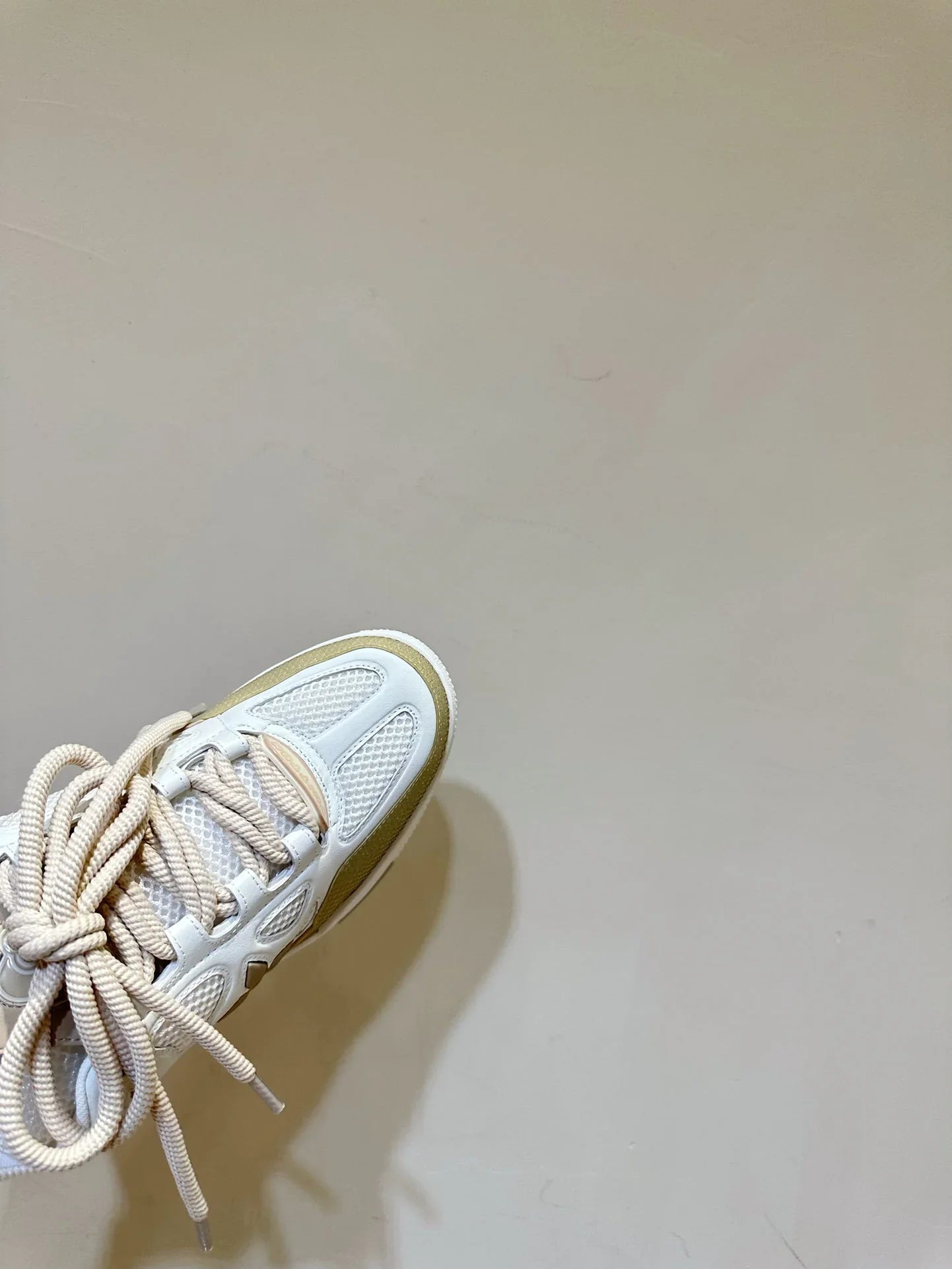 L Men's Sneakers