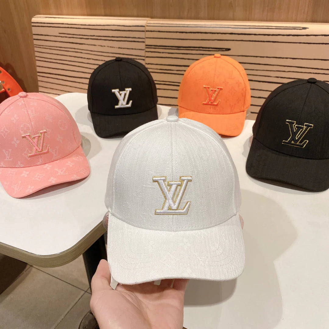 Fashionable four-leaf clover baseball cap