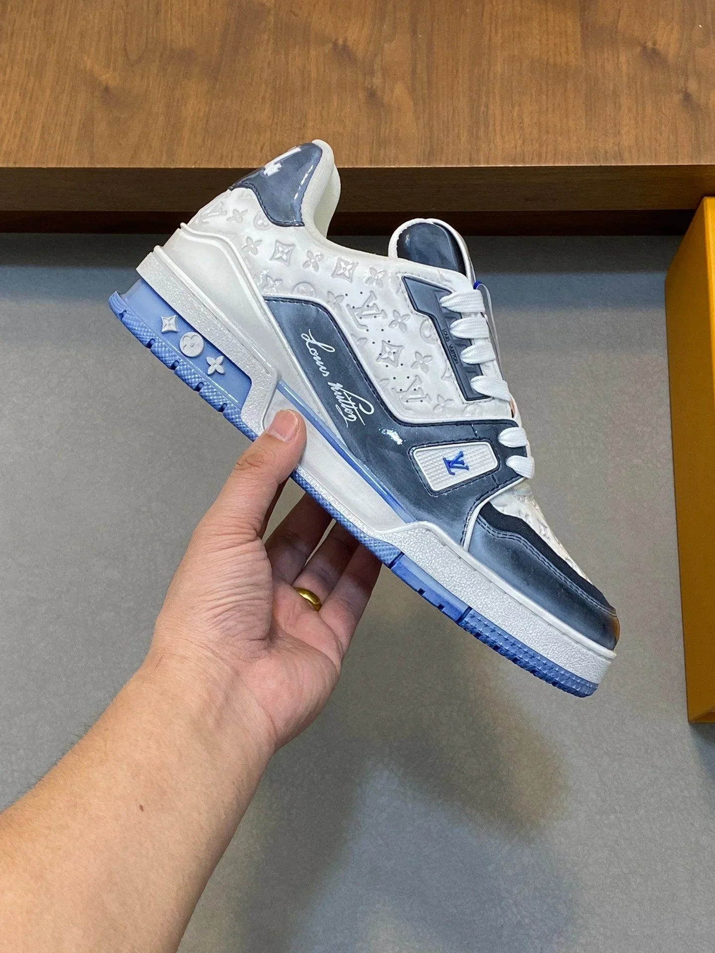 L Men's Casual Sneakers