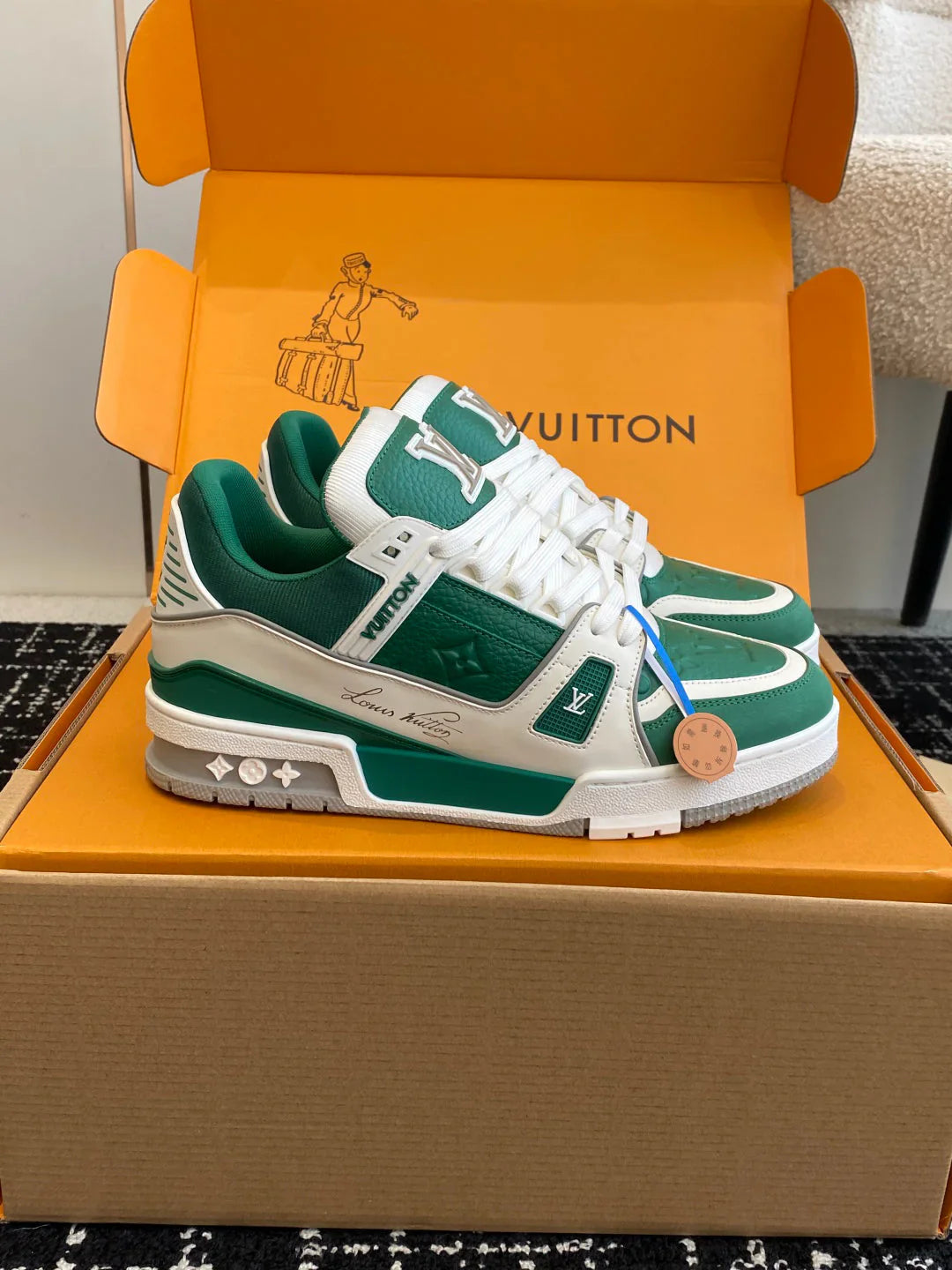L Men's Sneakers