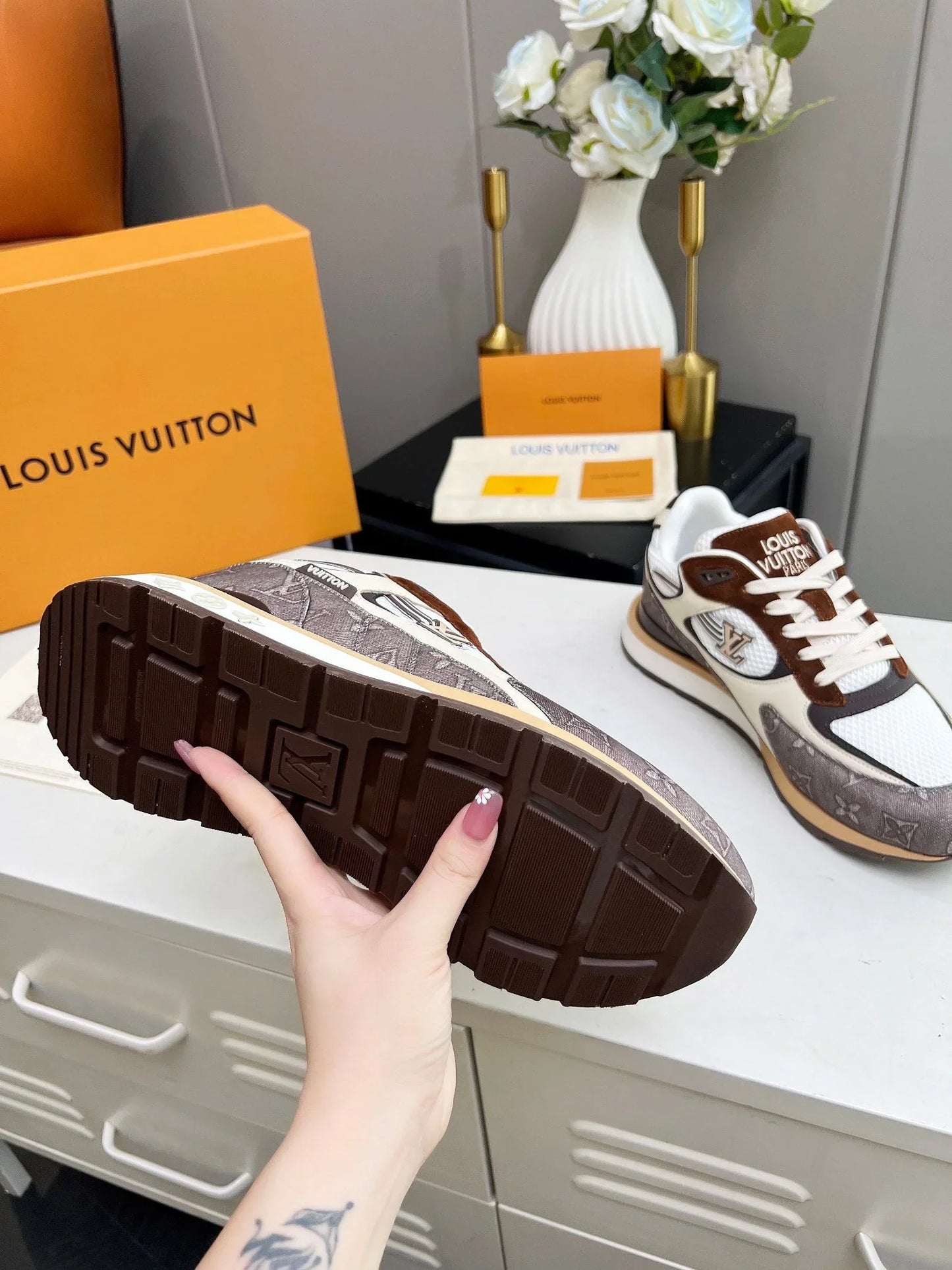 L Men's Mesh Sneakers