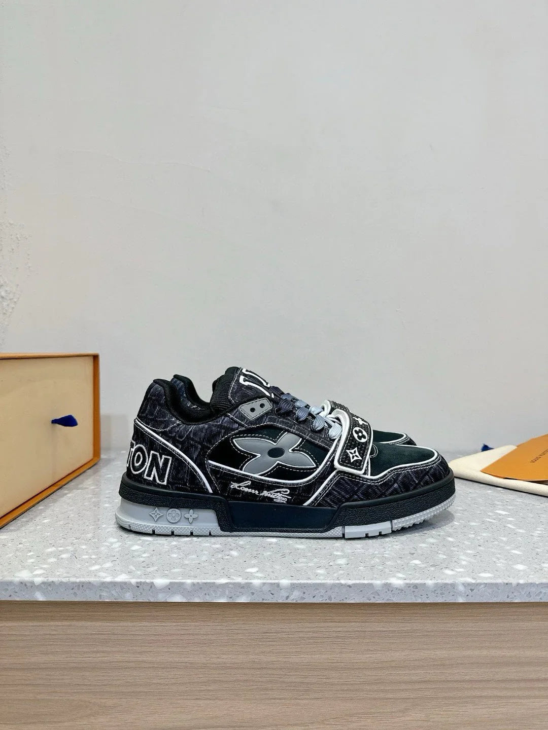 L Men's Skateboarding Shoes