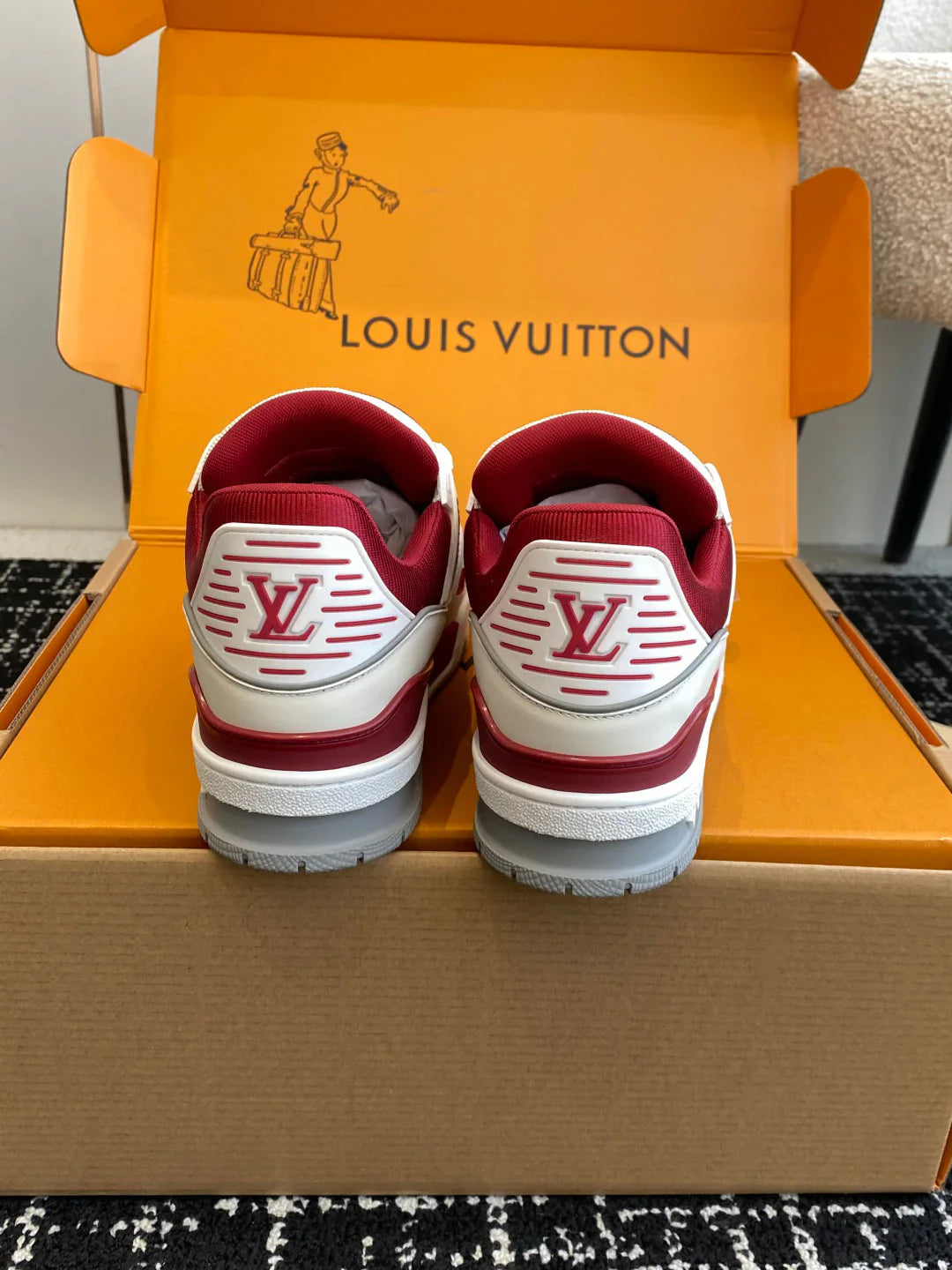 L Men's Sneakers