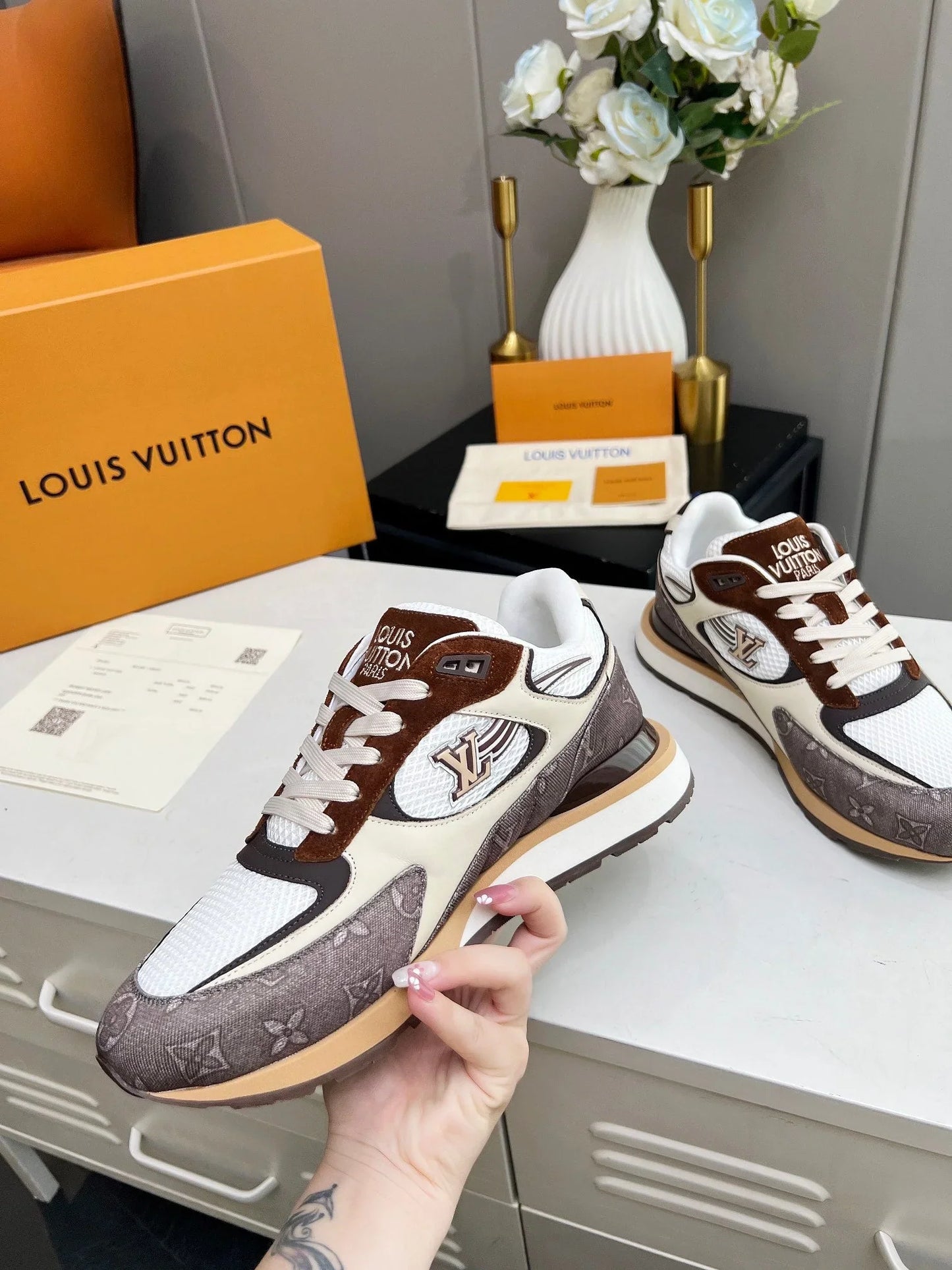 L Men's Mesh Sneakers