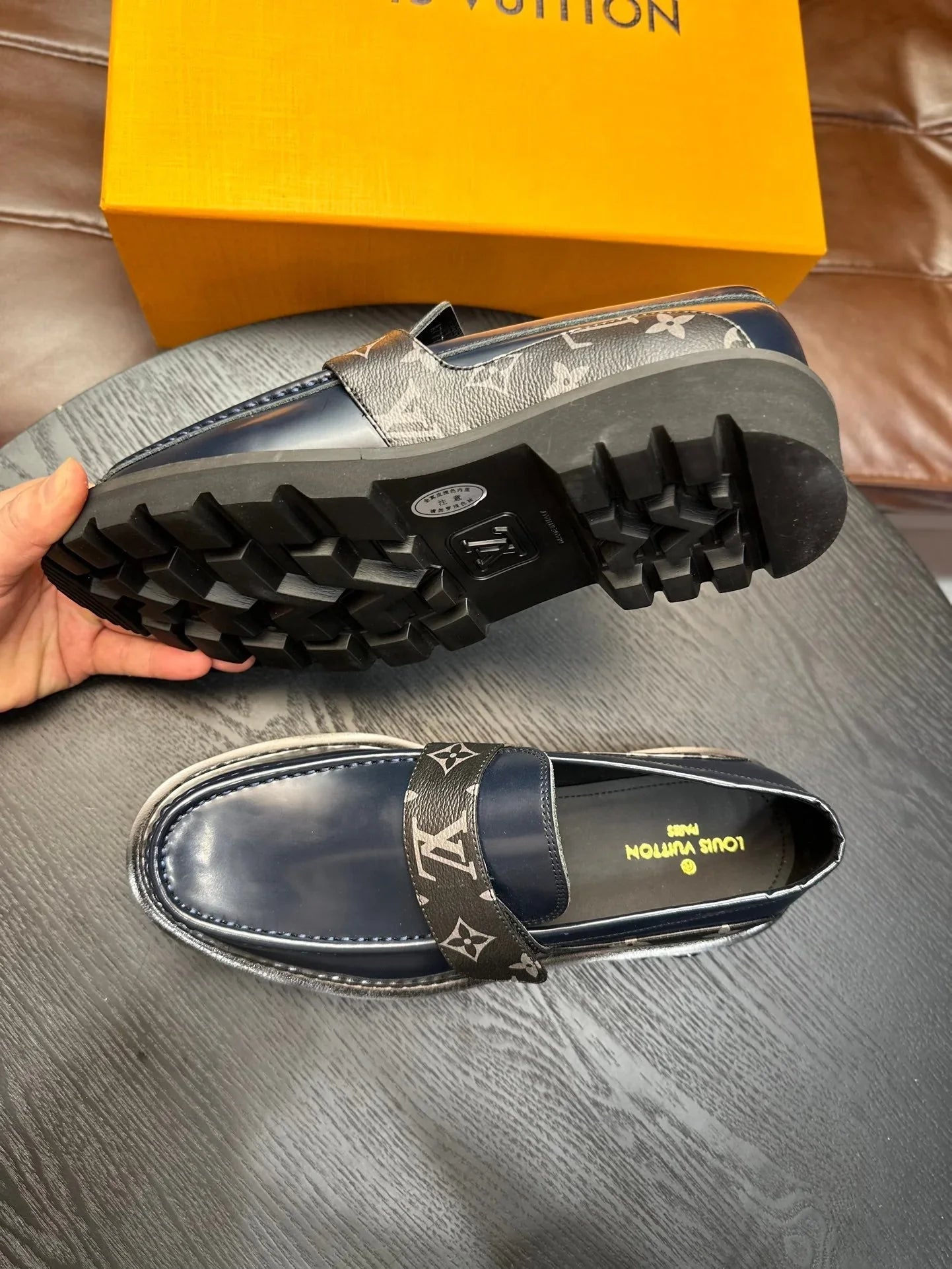 L casual leather shoes
