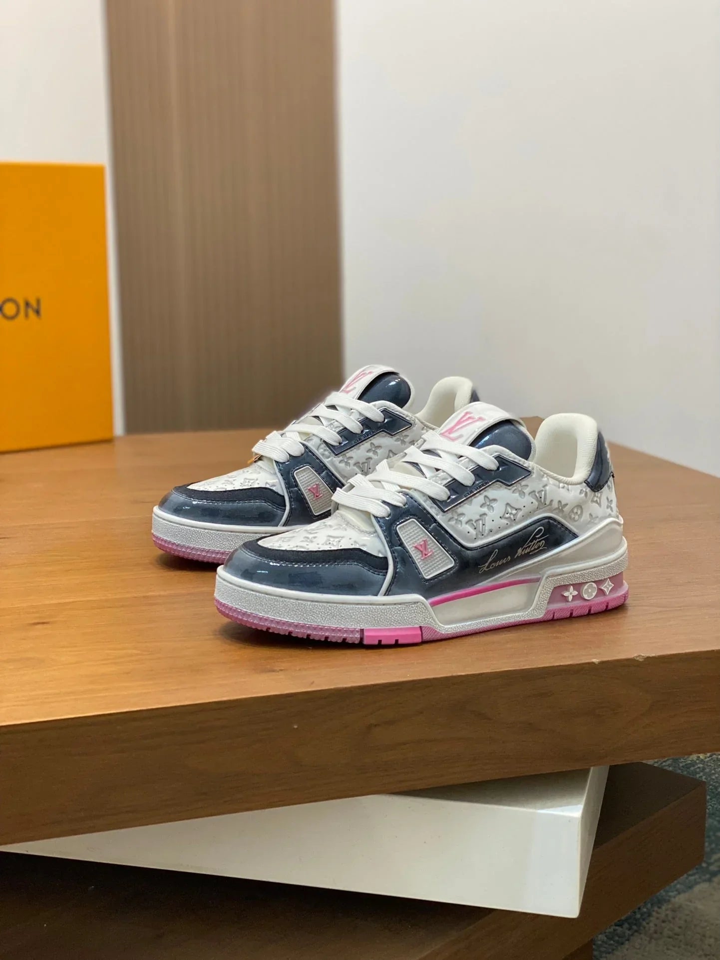 L Men's Casual Sneakers