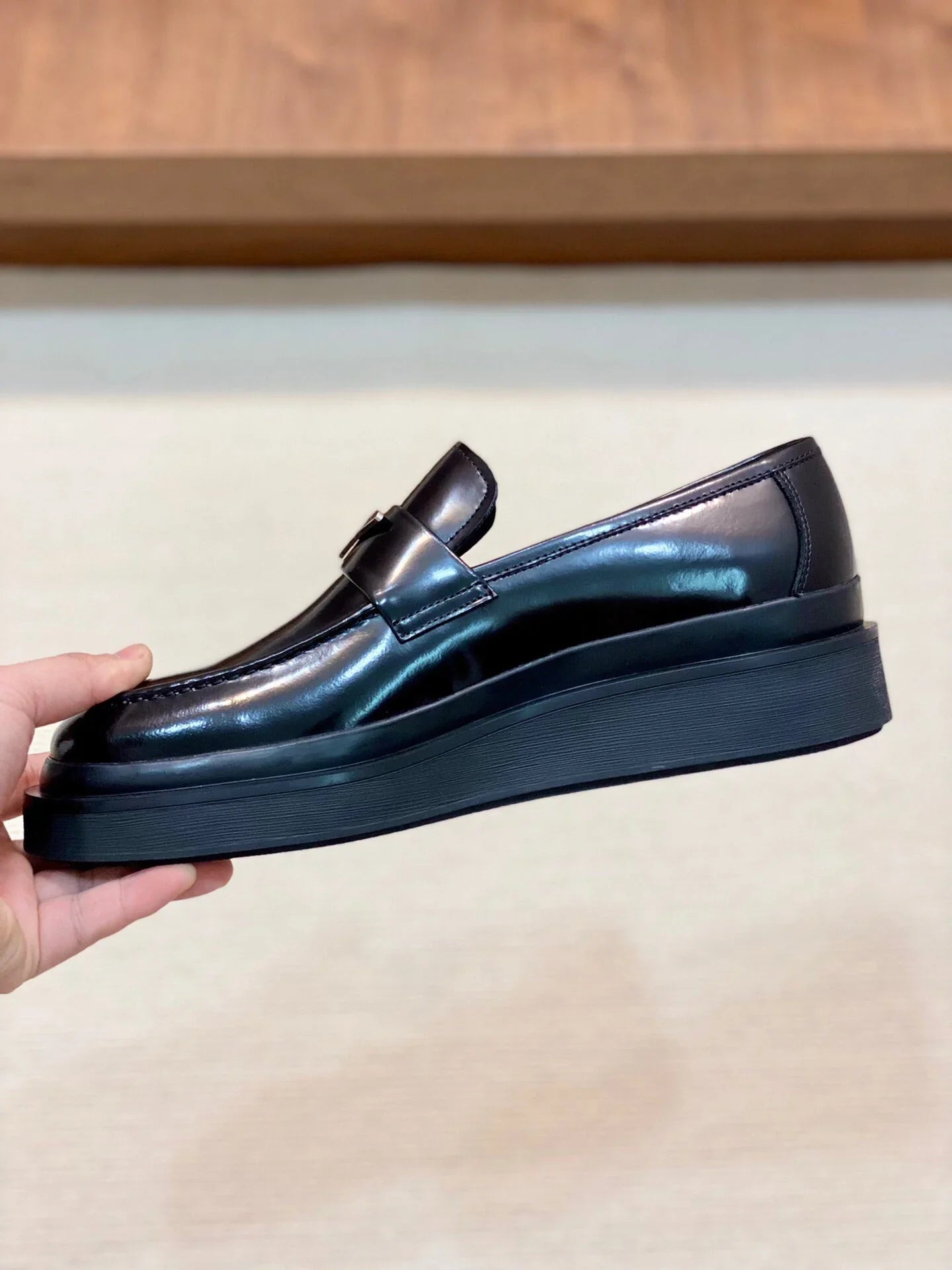 P High-end men's thick-soled derby shoes