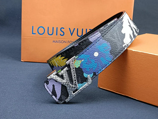 3 Colors four-leaf clover graffiti carved belt